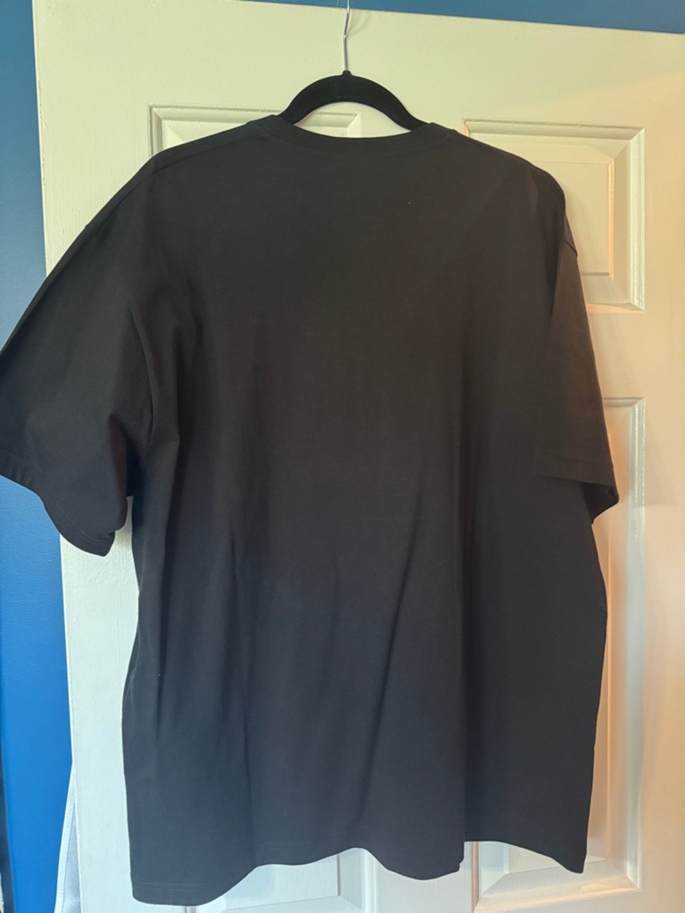 Gucci Black Tee with Crystal Logo Detail - Picture 6 of 7